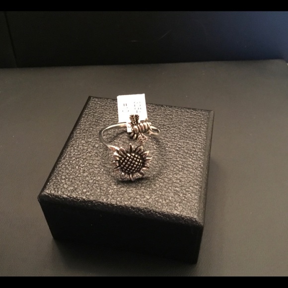 Sterling Silver Bee & Sunflower Ring - Picture 11 of 14